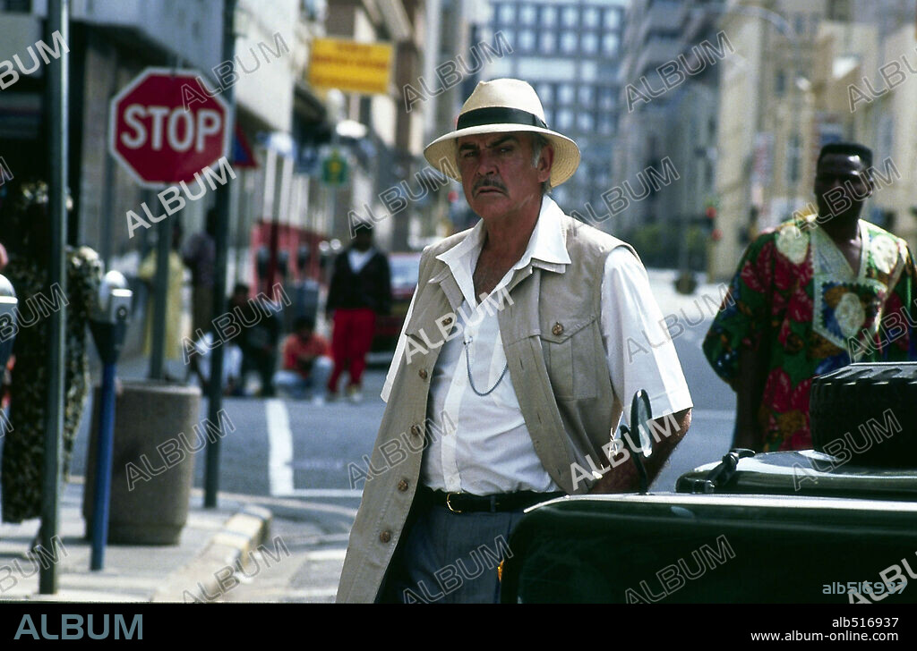SEAN CONNERY en UN BUEN HOMBRE EN ÁFRICA, 1994 (A GOOD MAN IN AFRICA), dirigida por BRUCE BERESFORD. Copyright UNITED INTERNATIONAL PICTURES.