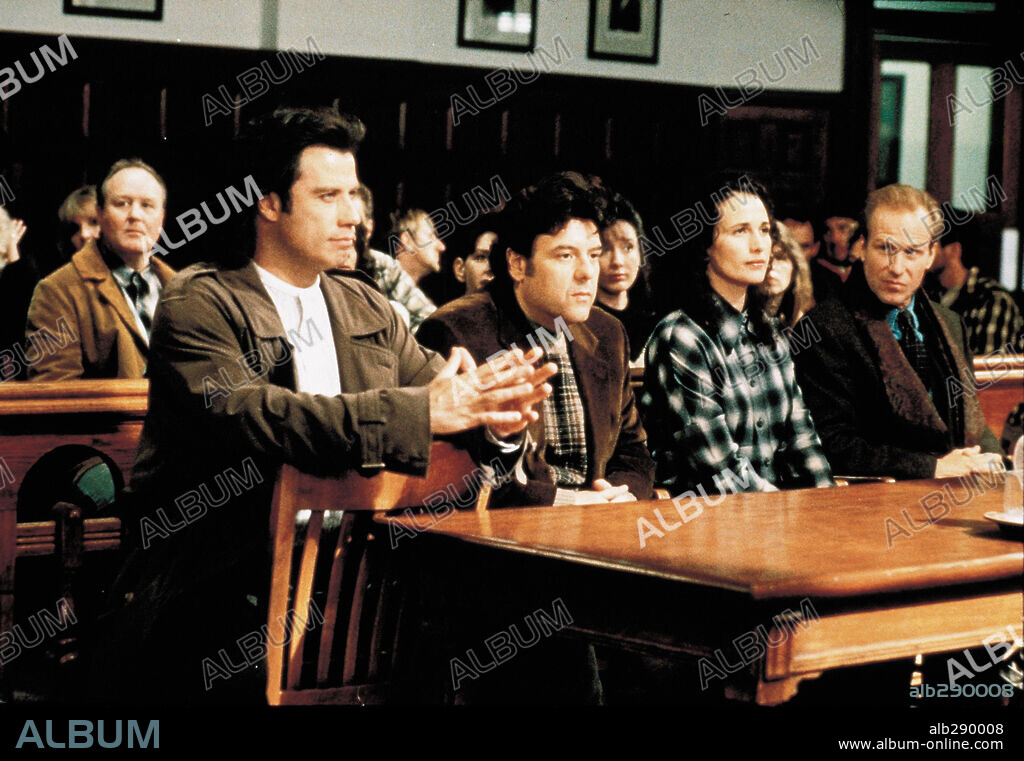 ANDIE MacDOWELL, JOHN TRAVOLTA and WILLIAM HURT in MICHAEL, 1996, directed by NORA EPHRON. Copyright ALPHAVILLE/NEW LINE CINEMA/TURNER PICTURES.