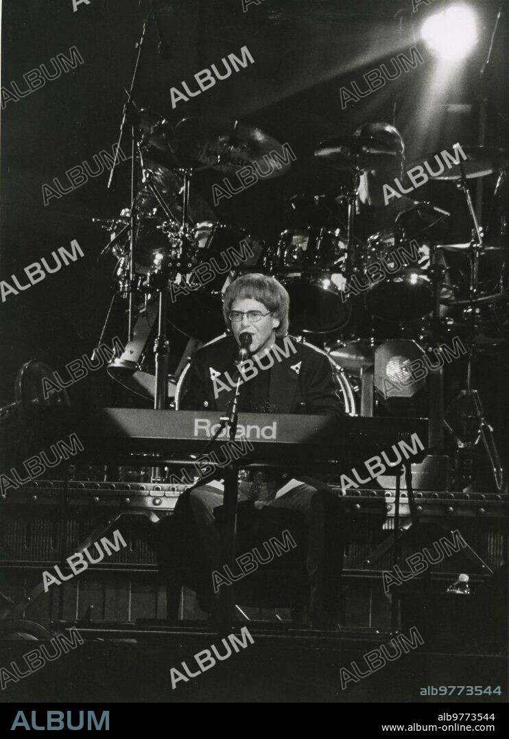 Elton John durante el concierto que ofreció en Sevilla en el año 1992.