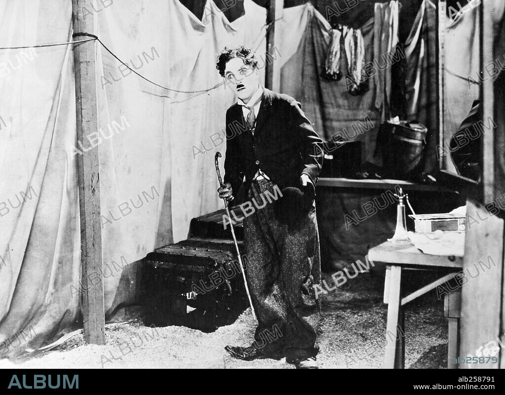 CHARLIE CHAPLIN en EL CIRCO, 1928 (THE CIRCUS), dirigida por CHARLES CHAPLIN. Copyright CHAPLIN/UNITED ARTISTS.
