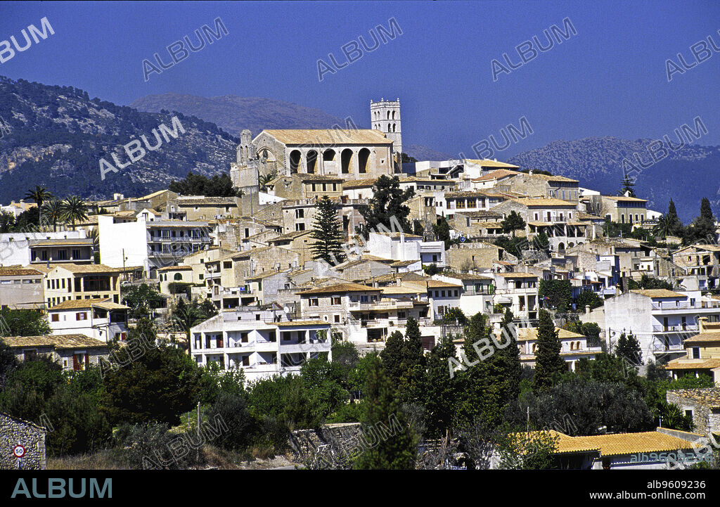 Selva, Iglesia de Sant Llorenç. Comarca de Raiguer. Mallorca. Baleares.España.