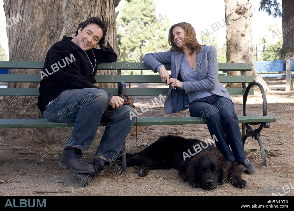 DIANE LANE and JOHN CUSACK in MUST LOVE DOGS, 2005, directed by GARY DAVID GOLDBERG. Copyright WARNER BROS. / BARIUS, CLAUDETTE.