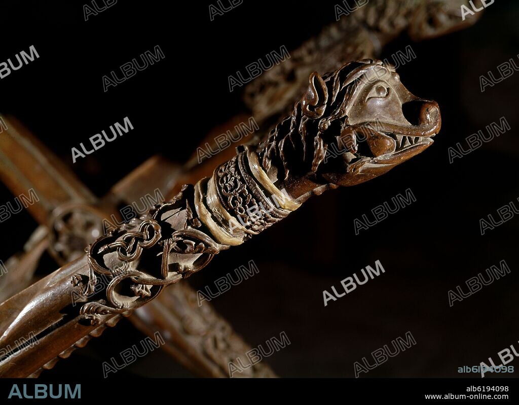 DETALLE DE LA SILLA DE SAN RAMON DEL SIGLO IX REALIZADA EN MADERA DE BOJ.