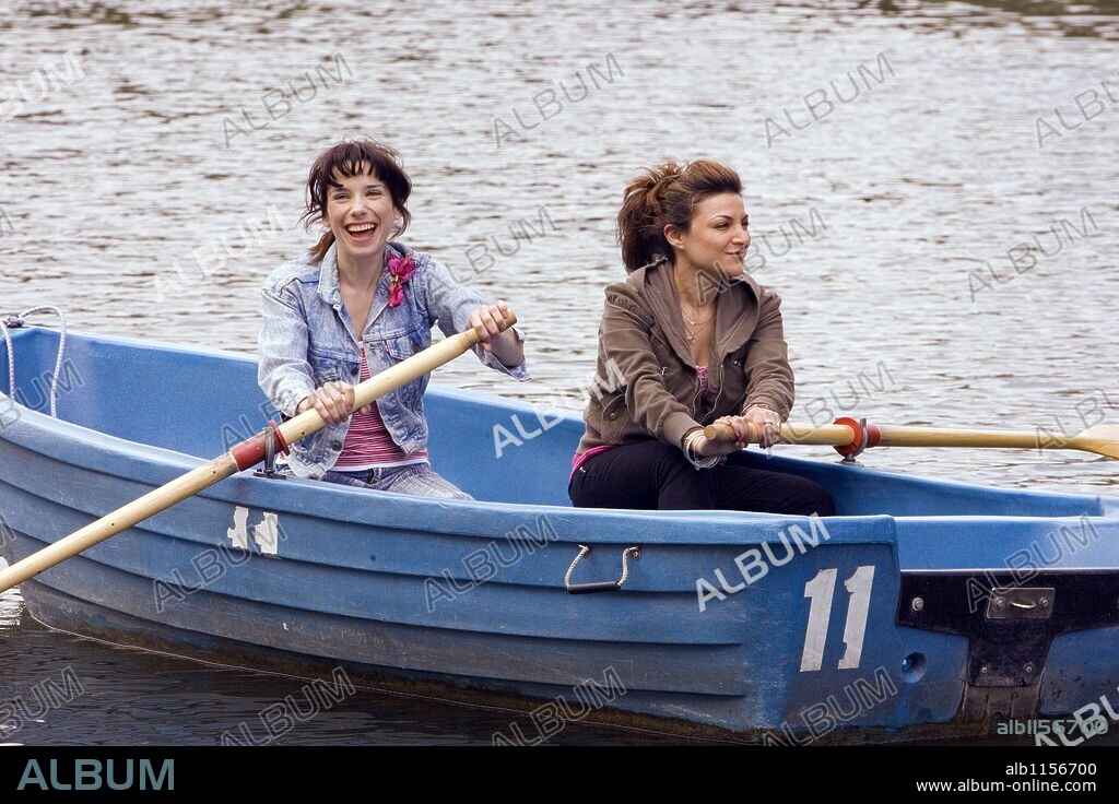 ALEXIS ZEGERMAN y SALLY HAWKINS en HAPPY: UN CUENTO SOBRE LA FELICIDAD, 2008 (HAPPY-GO-LUCKY), dirigida por MIKE LEIGH. Copyright FILM4/INGENIOUS FILM PARTNERS/SUMMIT ENTERTAINMENT.