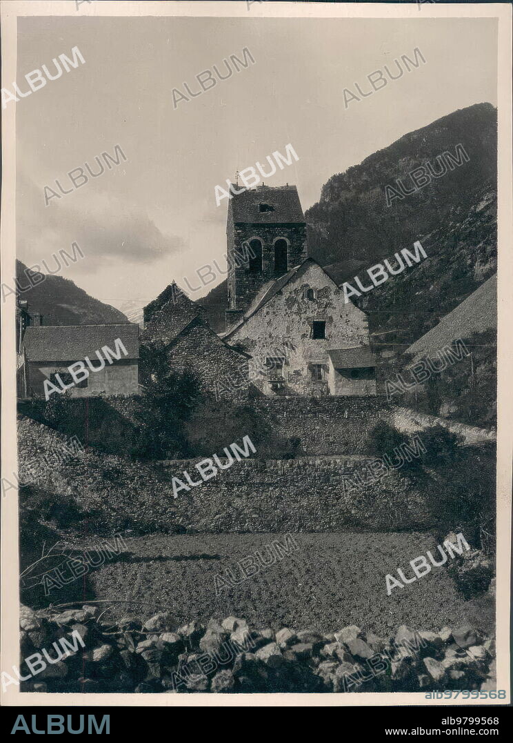 1920. A corner of Canfranc, Huesca.