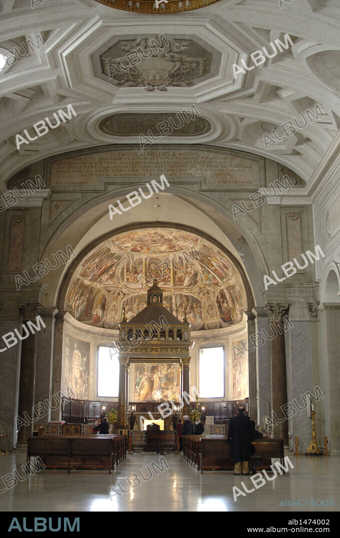 IGLESIA DE SAN PEDRO IN VINCOLI, construída en el siglo V y reformada en siglos posteriores. Interior. ROMA. Italia.