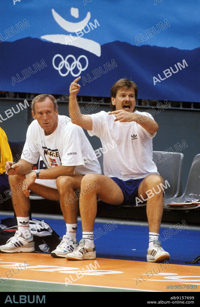 Barcelona, ??Spain 1992-07-30: Handball coach for the women's team Sven Tore Jacobsen is a dedicated coach on the bench during Olympic Games in Barcelona. Norway plays against South Korea (not the final). Shouts, screams. Photo: Bjørn Sigurdsøn NTB / NTB.