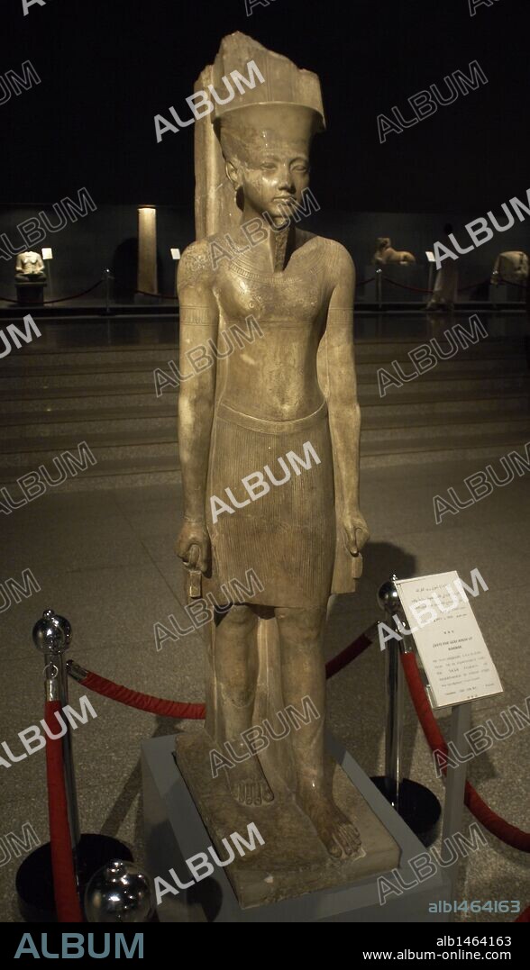 ARTE EGIPCIO. EGIPTO. ESCULTURA del DIOS AMON, con facciones del faraón NEBJEPERURA TUTANKHAMON Procede del Templo de Amón (Karnak). DINASTIA XVIII. IMPERIO NUEVO. Museo del Luxor.