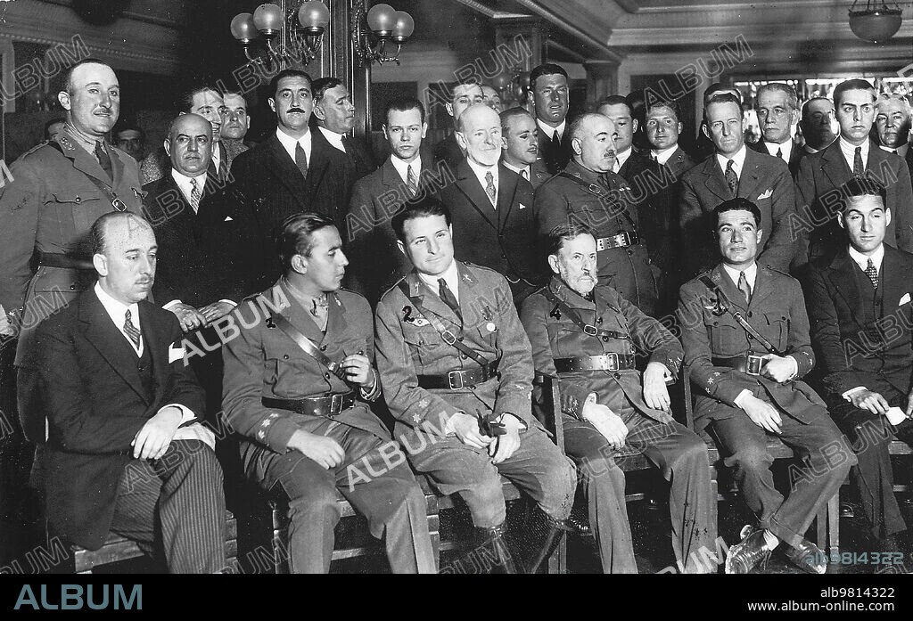 March 30, 1926. Madrid, at the Gran Vía hotel: The air captains Mr. Loriga (1), Estévez (2) and Gallarza (3), with the captain general Mr. Weyler (4) and other attendees at the farewell banquet that the Hispanic committee gave them yesterday Filipino on the occasion of the Madrid-Manila flight that they are going to undertake.