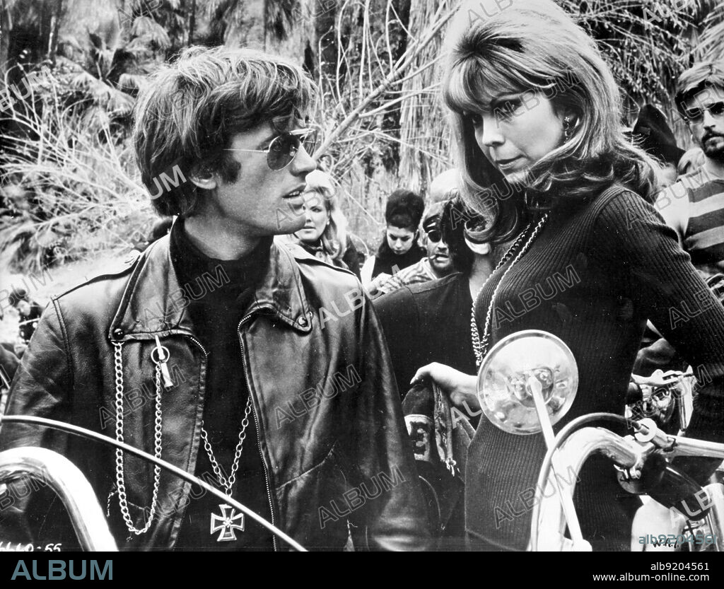 NANCY SINATRA and PETER FONDA in THE WILD ANGELS, 1966, directed by ROGER CORMAN. Copyright A.I.P.