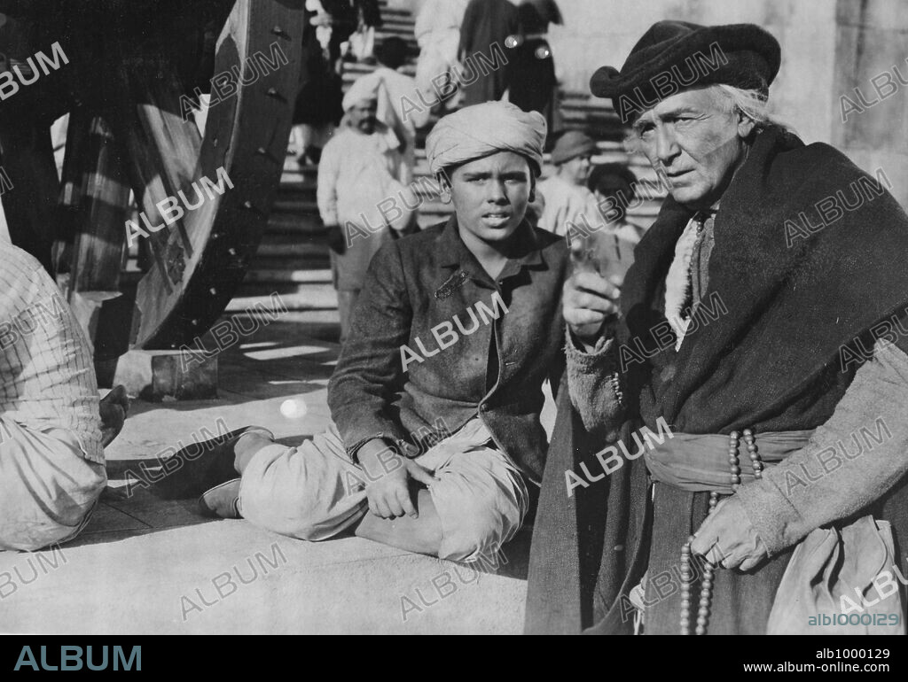 DEAN STOCKWELL en KIM DE LA INDIA, 1950 (KIM), dirigida por VICTOR SAVILLE. Copyright M.G.M.