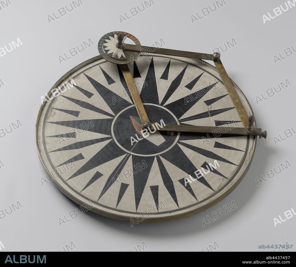 Instruction instrument, Large copper circle on three legs, painted with a compass rose. Two rotating arms connected to each other, one sliding over the edge of the circle, the other with a small circle on which a rose was painted. A boat shape in the center., anonymous, unknown, 1850 - 1900, brass (alloy), d 50 cm × h 11 cm.