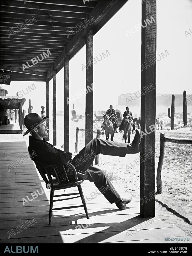 HENRY FONDA en PASIÓN DE LOS FUERTES, 1946 (MY DARLING CLEMENTINE), dirigida por JOHN FORD. Copyright 20TH CENTURY FOX.