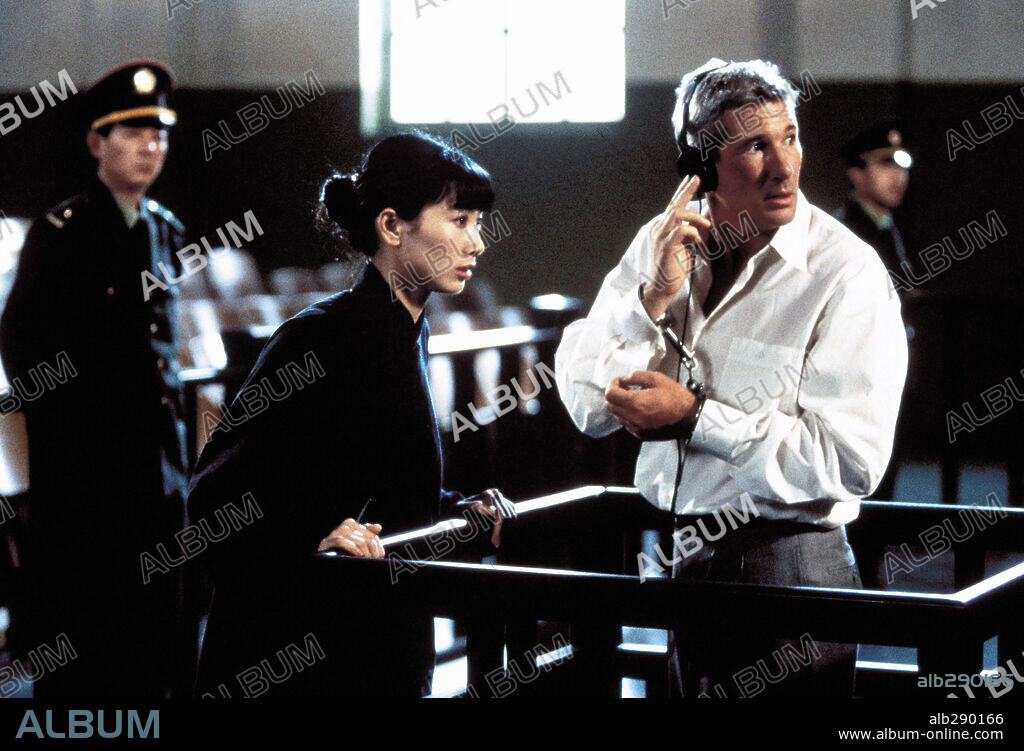 RICHARD GERE en EL LABERINTO ROJO, 1997 (RED CORNER), dirigida por JONATHAN MICHAEL AVNET. Copyright WARNER BROTHERS.