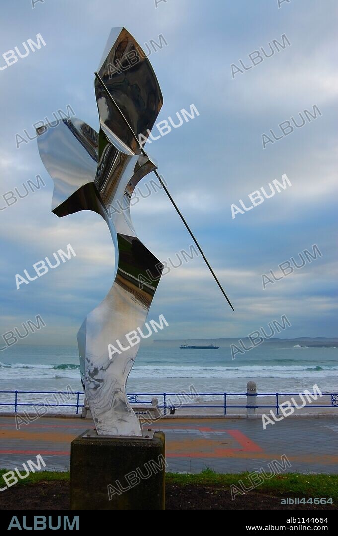 Escultura de Don Quijote de la mancha del escultor Leonardo Niermann. Playa el Sardinero II, Barrio del Sardinero, Santander.