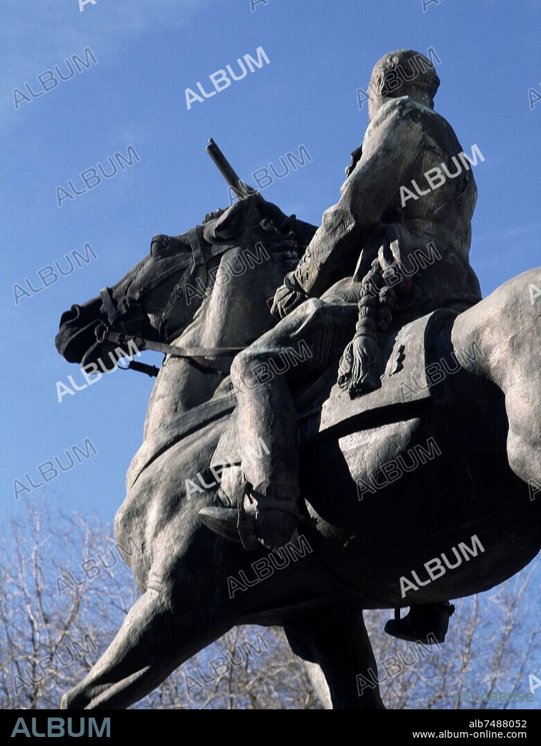 JOSE CAPUZ (1884-1964). ESTATUA ECUESTRE DEL GENERAL FRANCO SITUADA EN LA PLAZA DE SAN JUAN DE LA CRUZ - 1964.