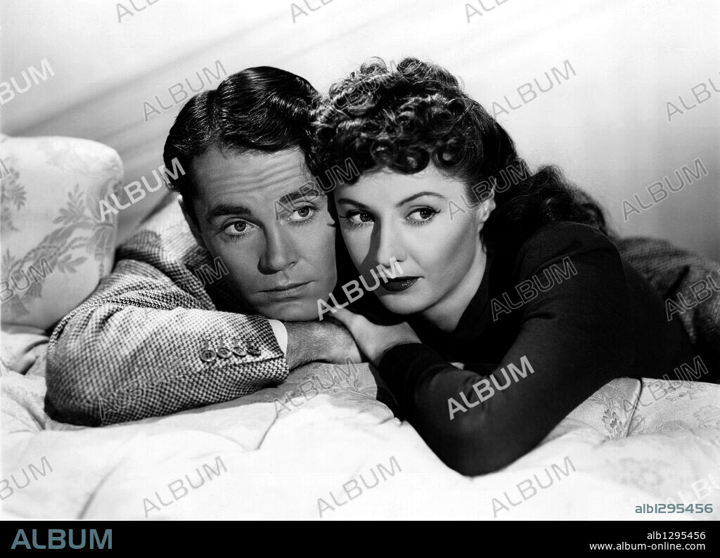 BARBARA STANWYCK and HENRY FONDA in THE LADY EVE, 1941, directed by PRESTON STURGES. Copyright PARAMOUNT PICTURES.
