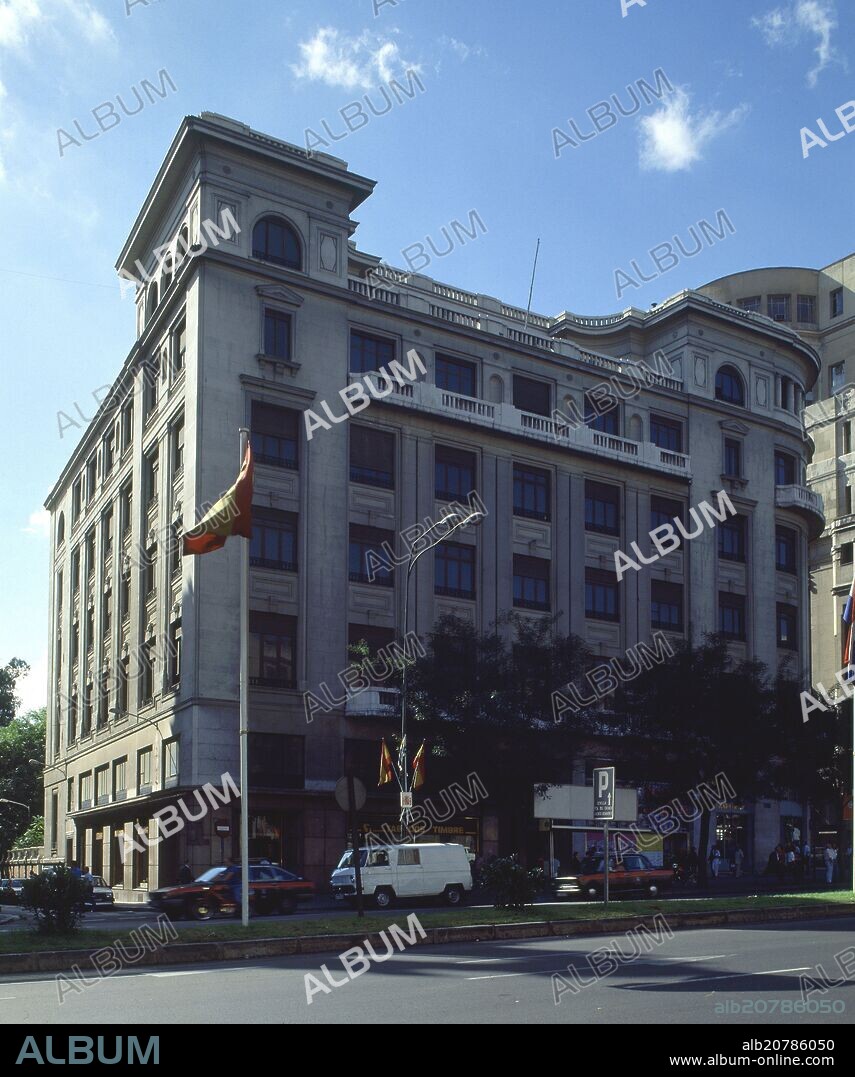 ANTIGUO PALACIO DEL MARQUES DE CASA RIERA RECONSTRUIDO EN 1930 SITUADO EN LA CALLE ALCALA 1944.
