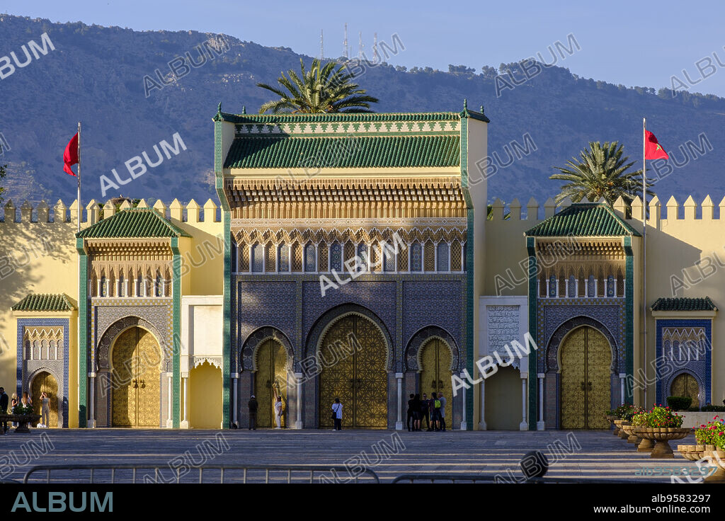 royal palace facade, Fes el-Jdid, Fez, morocco, africa.