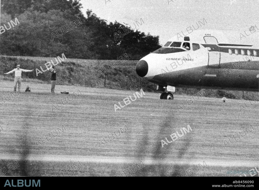 Kroatkapningen flygplanskapningen kapningen flygkapningen på Bulltofta i Malmö sept 1972. lösensumman överlämnas på Bulltofta flygplats. Flyg Kapningar Bulltofta 1972. Malmö Flyg Bulltofta. (c) Jan Dahlander / Sydsvenskan / IBL.