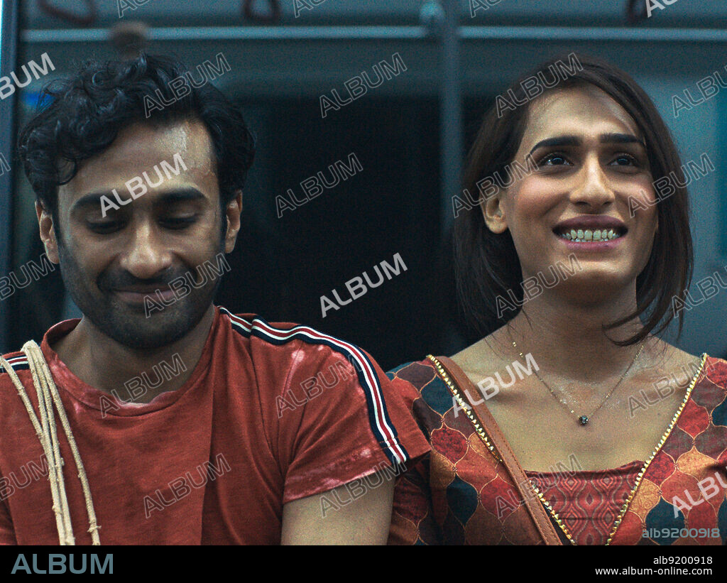 ALI JUNEJO and RASTI FAROOQ in JOYLAND, 2022, directed by SAIM SADIQ. Copyright Khoosat Films.