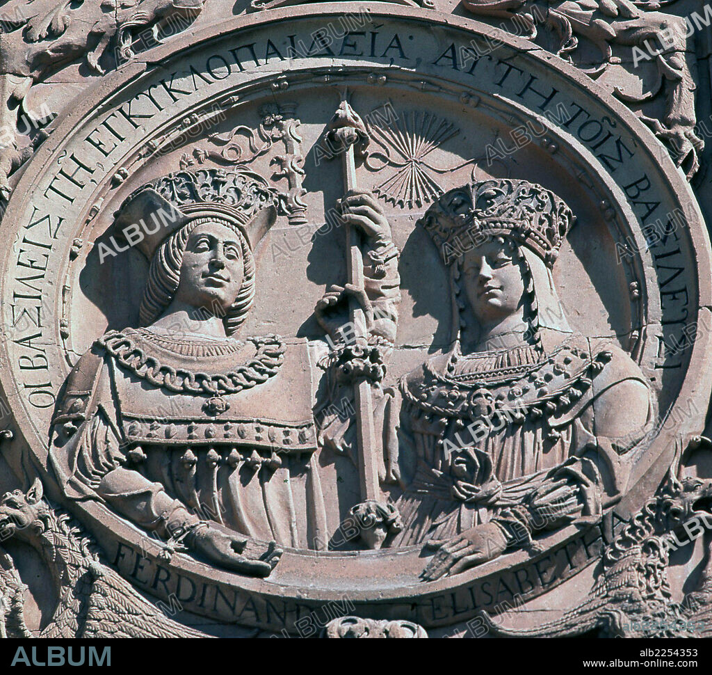 REYES CATOLICOS. FERNANDO II DE ARAGON (1452-1516) E ISABEL I DE CASTILLA (1451-1504). MEDALLON EN LA FACHADA DE LA UNIVERSIDAD DE SALAMANCA.