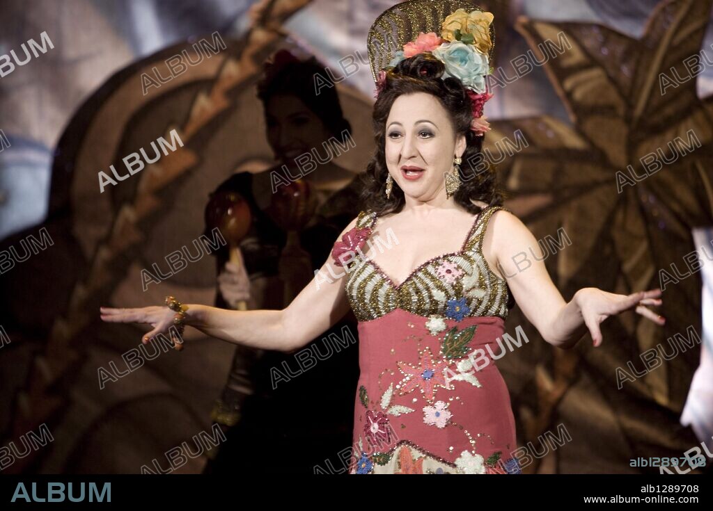 CARMEN MACHI dans PAJAROS DE PAPEL, 2010, réalisé par EMILIO ARAGON. Copyright VERSATIL CINEMA.