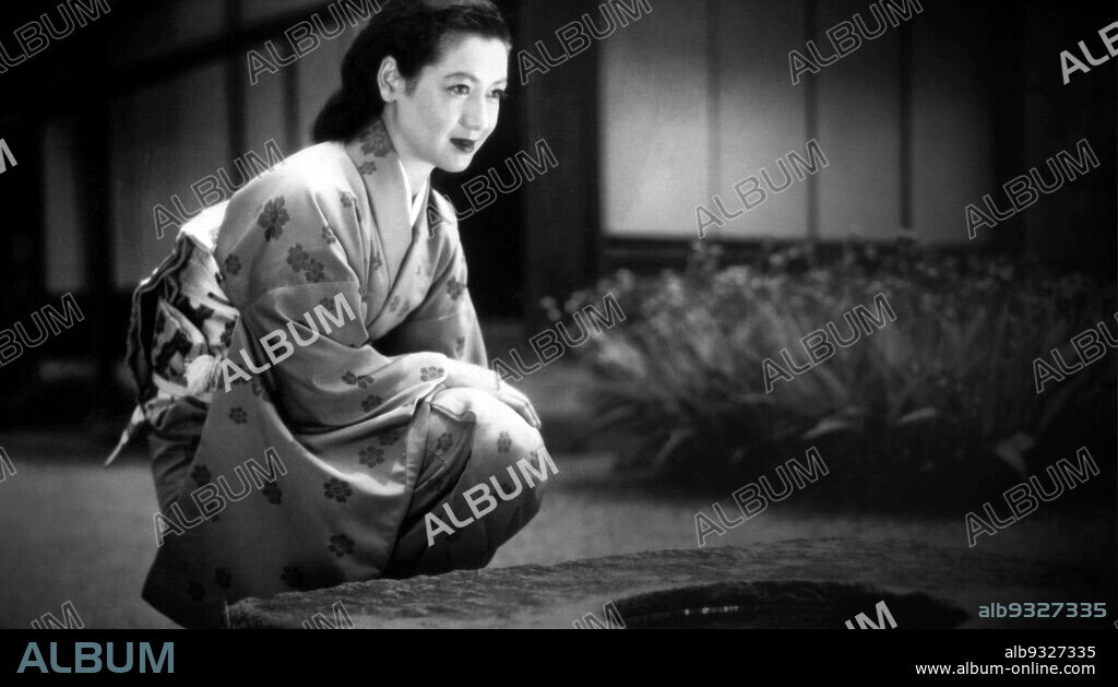 SETSUKO HARA en CUENTOS DE TOKIO, 1953 (TOKYO MONOGATARI), dirigida por YASUJIRO OZU. Copyright SHOCHIKU FILMS.