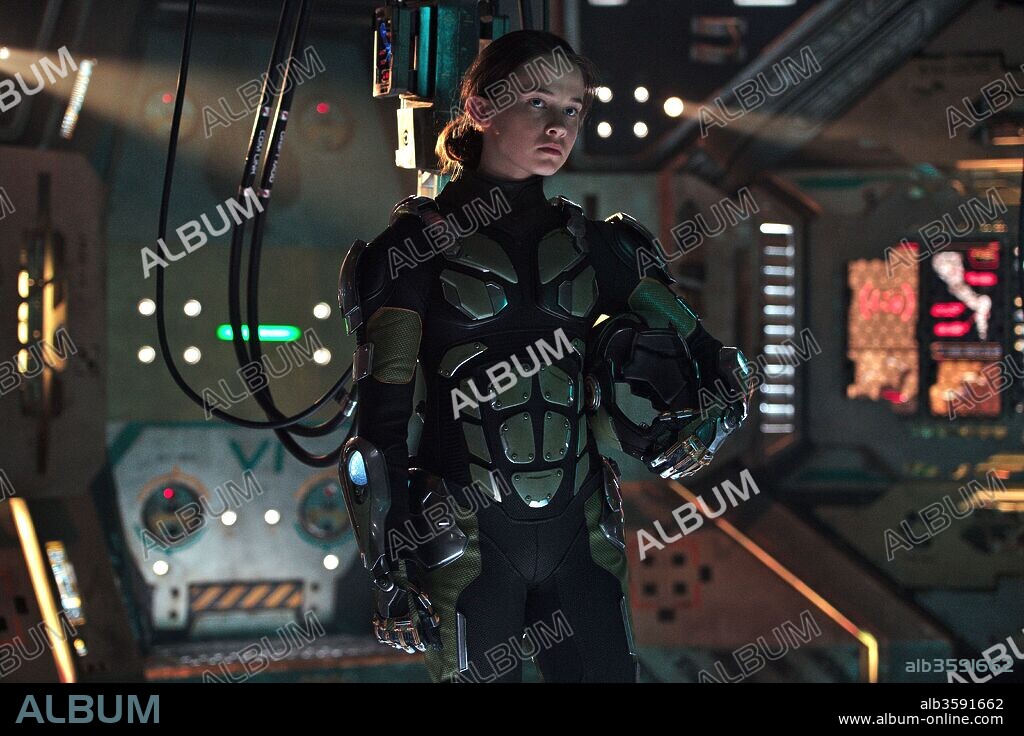 CAILEE SPAENY in PACIFIC RIM: UPRISING, 2018, directed by STEVEN S. DEKNIGHT. Copyright DOUBLE DARE YOU (DDY)/DOUBLE NEGATVE/LEGENDARY ENTERTAINMENT.