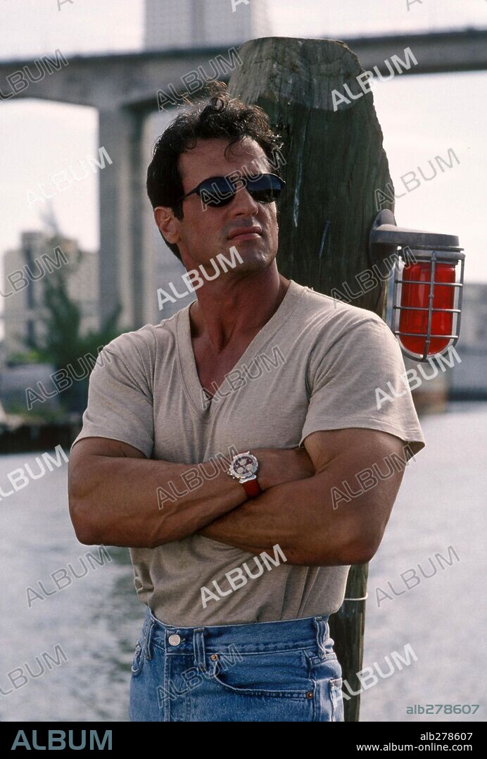 SYLVESTER STALLONE dans THE SPECIALIST, 1994, réalisé par LUIS LLOSA. Copyright WARNER BROTHERS.
