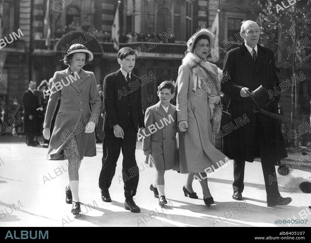 Lord Halifax, arrives with the Duchess of Kent and her children, for the unveiling of the bronze memorial statue to President F.D. Roosevelt, in Grosvenor Square, London. Clothes of Children made by Martin Samuel. April 12, 1948. (Photo by Reuterphoto).