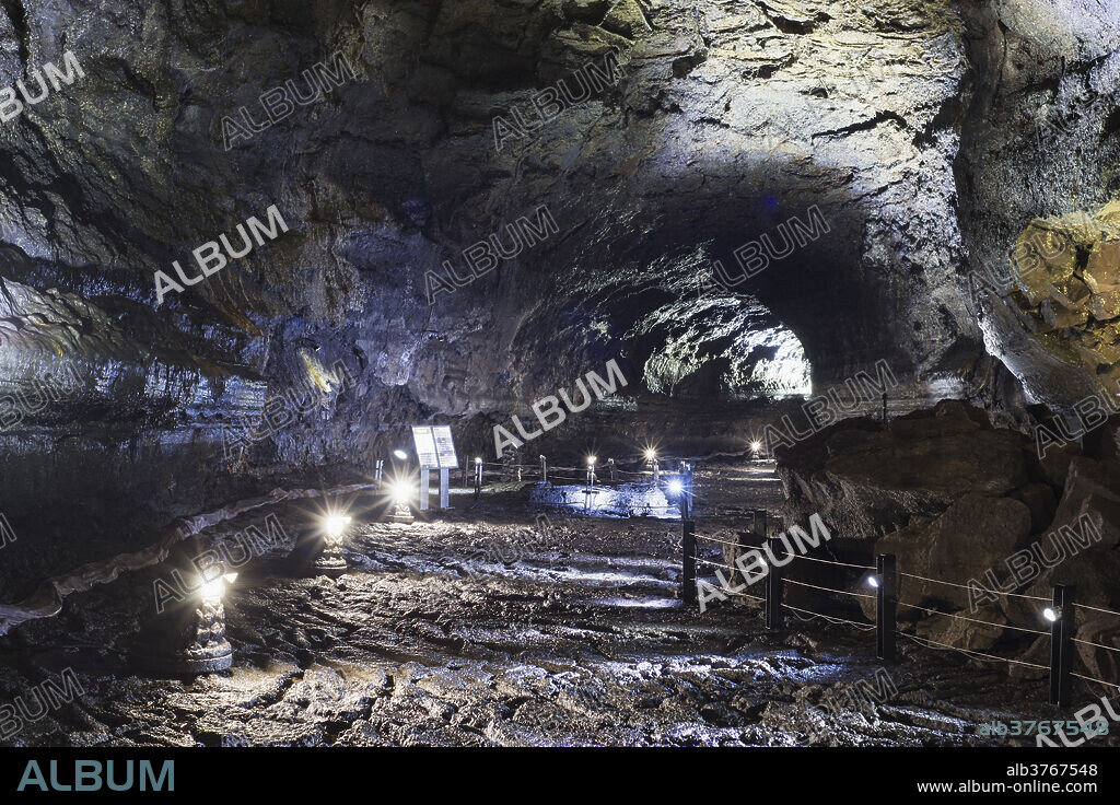 Manjanggul Lava Tube, UNESCO World Heritage Site, Jeju Island, South Korea, Asia.