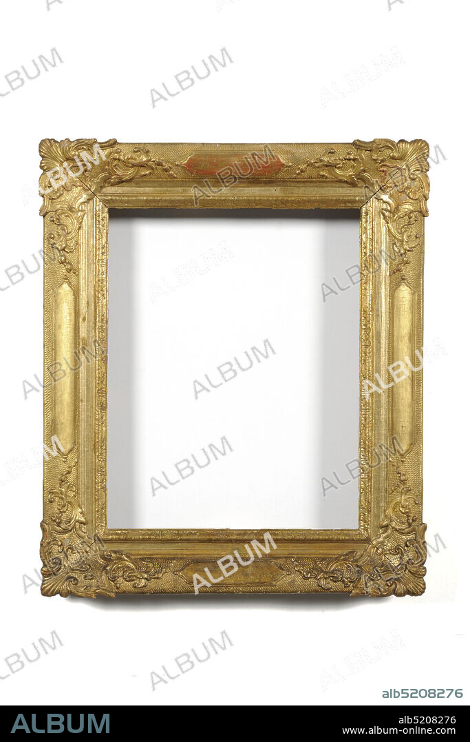 picture frame, Anonymous, 18th century, plaster, wood, gilding, gilded, Gilded picture frame with shell motifs in the corners. The inner frame has a decorative edge, the sloping frame has a diamond pattern and on the frames and lines an elongated empty cartouche. In the corners a slightly excellent decoration with a shell motif and garlands. The outer wall is hollow, General: 52.2 x 44 x 4.8cm (522 x 440 x 48mm), Inner size: 39.4 x 31.4cm (394 x 314mm), Daylight size: 37 x 26cm (370 x 260mm).
