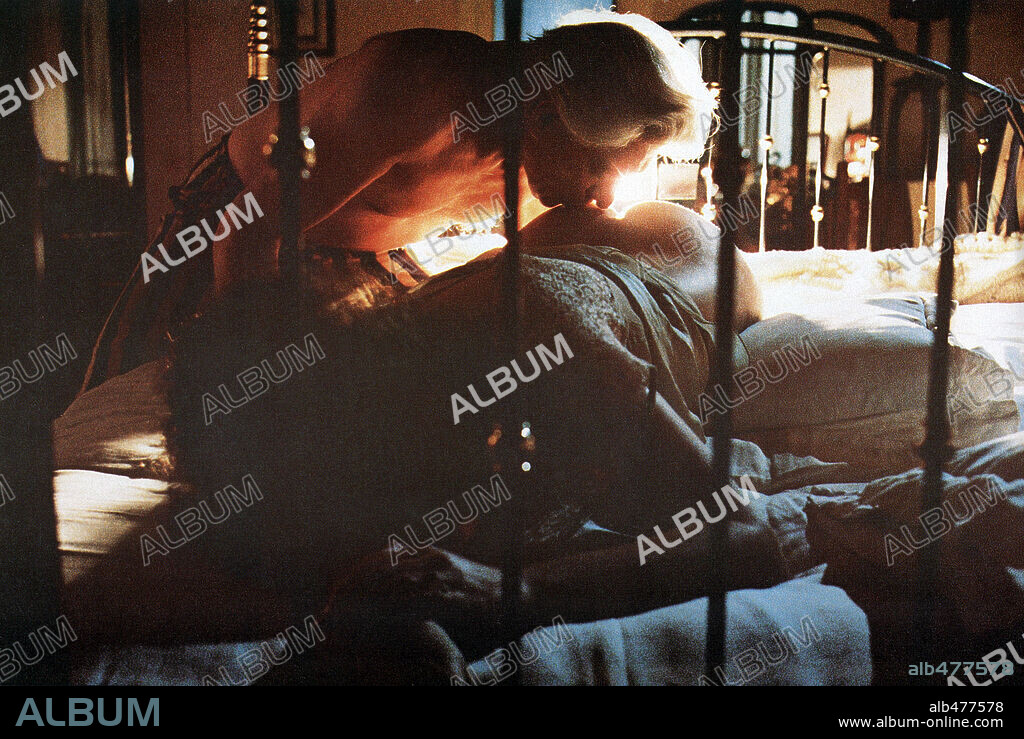 FRANK FINLAY y STEFANIA SANDRELLI en LA LLAVE SECRETA, 1983 (LA CHIAVE), dirigida por TINTO BRASS. Copyright SAN FRANCISCO FILM.