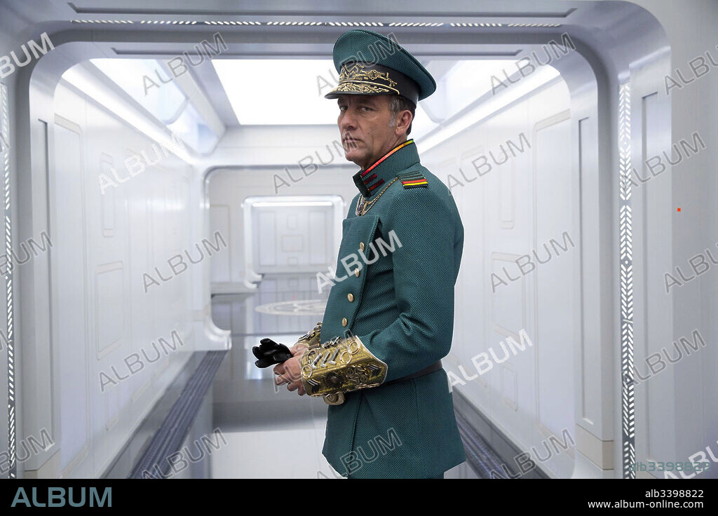 CLIVE OWEN in VALERIAN AND THE CITY OF A THOUSAND PLANETS, 2017, directed by LUC BESSON. Copyright EUROPACORP/FUNDAMENTAL FILMS/GRIVE PROD/GULF FILMS.