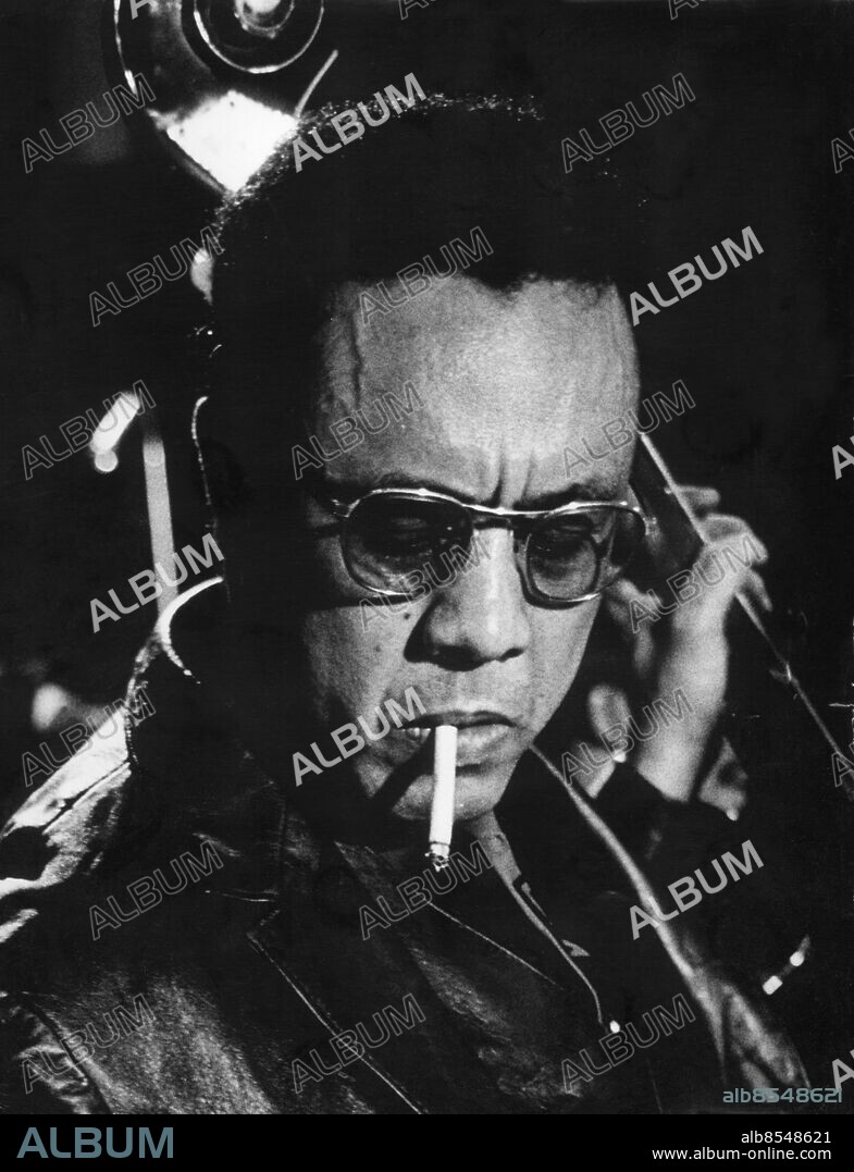 STOCKHOLM 1964.. Orig. bildtext... Charlie Mingus 1964 Anm. C Mingus, 1922-1979, amerikansk jazzmusiker, orkesterledare och kompositör. Skinnjackor Koncentration Tankfull Utsnitt ur bild-id: 1838606 CD512 persons: CHARLES MINGUS sites: STOCKHOLM;SVERIGE;USA*.
