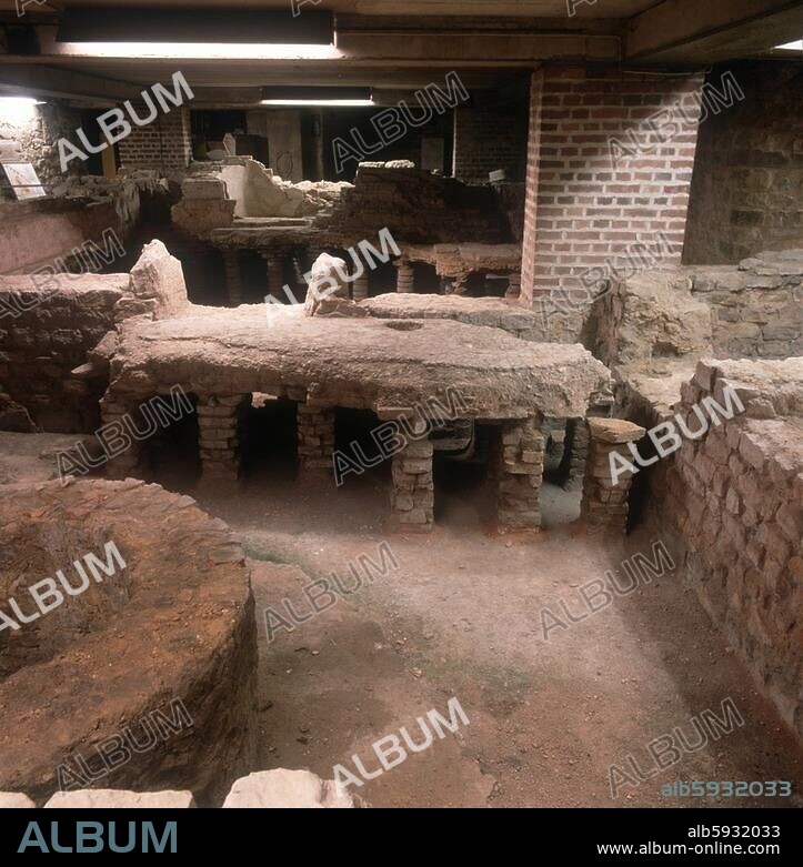 Zülpich, Römerbad (erbaut 3. Jh. n. Chr.), Caldarium (Warmbad), Hypokausten (Fußbodenheizung). Niederrheinische Bucht (Deutschland, Nordrhein-Westfalen). Zülpich, Nordrhein-Westfalen, Deutschland.