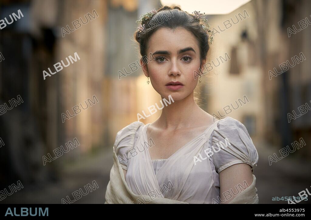 LILY COLLINS en LOS MISERABLES, 2018 (LES MISERABLES), dirigida por TOM SHANKLAND. Copyright BBC ONE.