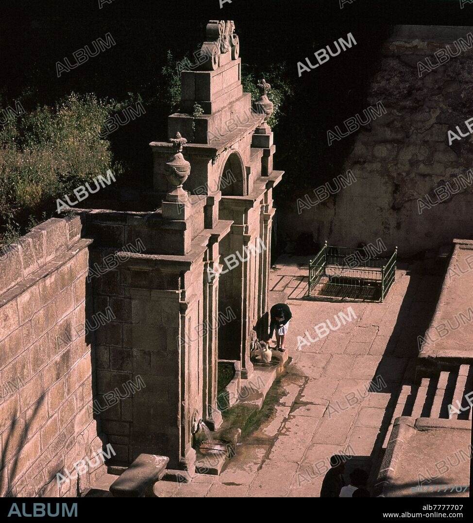 MAESTRO TRILLO (SIGLO XIX). FUENTE DE LAS BURGAS - SIGLO XIX - NEOCLASICISMO ESPAÑOL - MANANTIAL DE AGUAS TERMALES - BURGA DE ABAIXO - FOTO AÑOS 60.