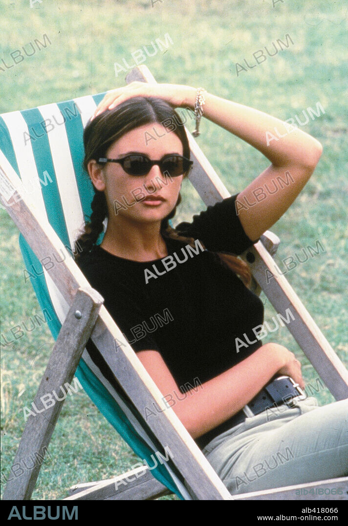 PENELOPE CRUZ en LLUVIA EN LOS ZAPATOS, 1998 (THE MAN WITH RAIN IN HIS SHOES), dirigida por MARIA RIPOLL. Copyright ESCIMA.
