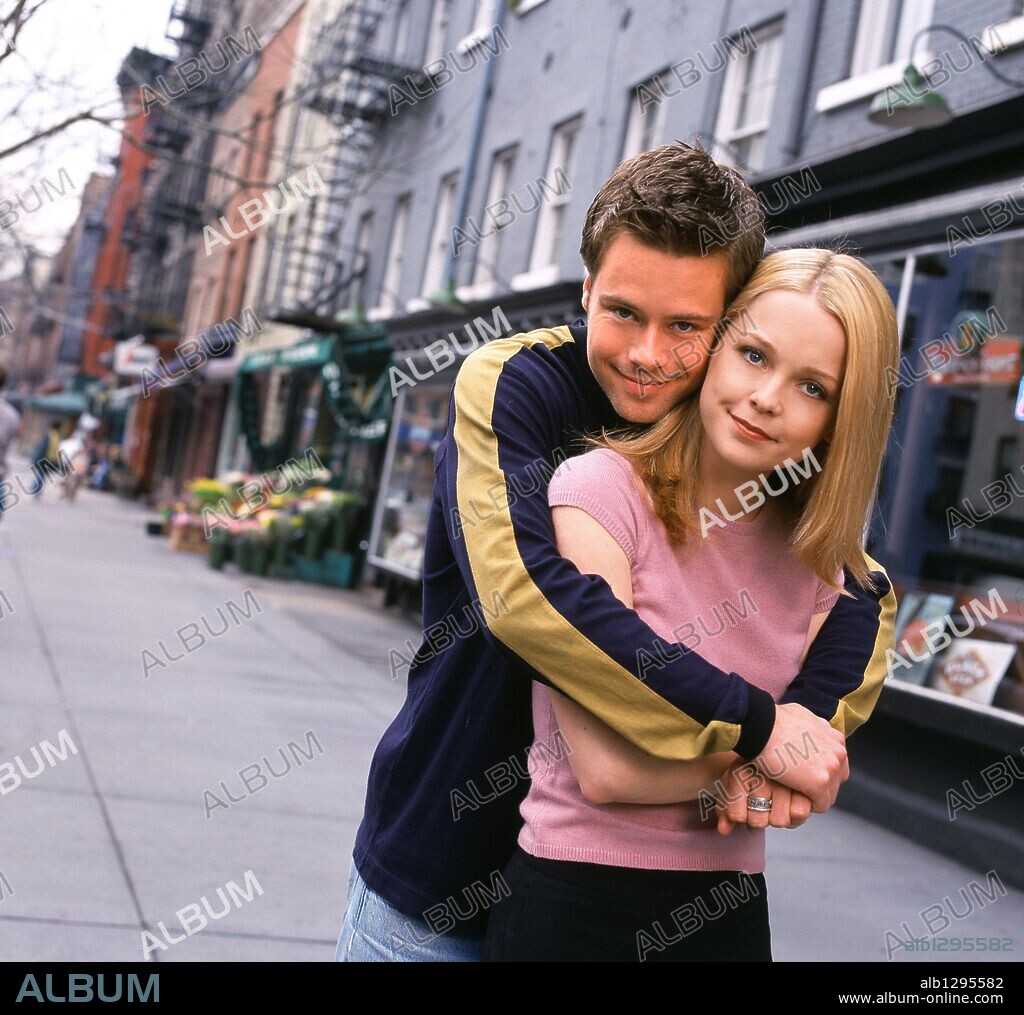 BRAD ROWE y MARISA COUGHLAN en WASTELAND-TV, 1999. Copyright MIRAMAX FILMS/OUTERBANK PRODUCTIONS.