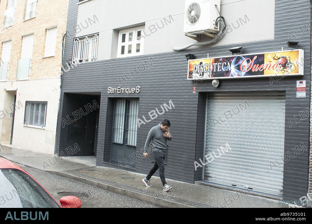 Madrid, 21/11/2019. Tetuán. Edificio de La Enredadera. Okupas. Discotecas problemáticas. Radicales de izquierda. Calle Anastasio Herrero. Indigentes. Mezquita de Tetuán. Foto: De San Bernardo. ARCHDC.