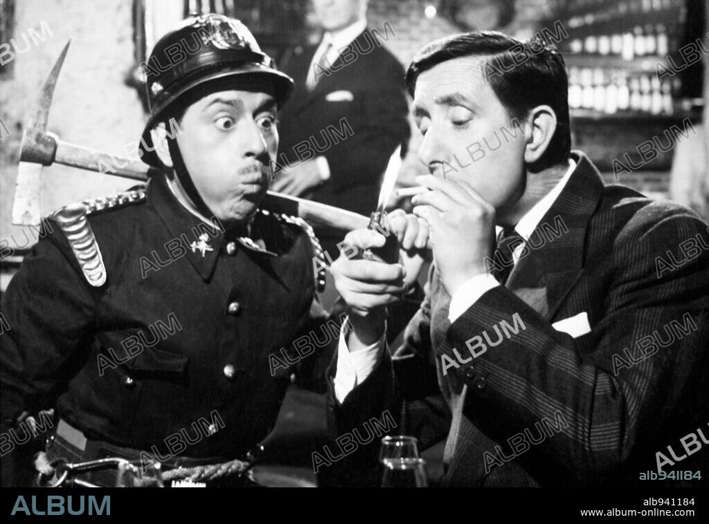 JOSE LUIS LOPEZ VAZQUEZ en LAS HIJAS DE ELENA, 1963, dirigida por MARIANO OZORES. Copyright JOSE FRADE PRODUCCIONES CINEMATOGRAFICAS.