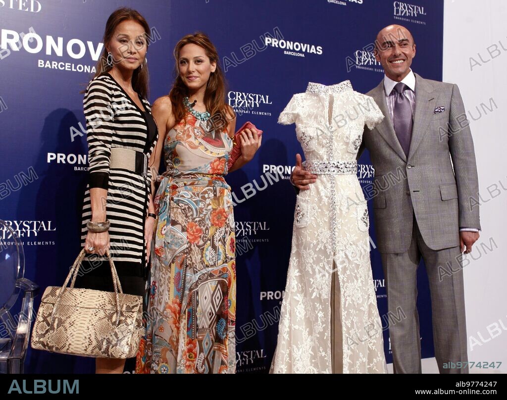 Barcelona, 05/29/2008. Isabel Preysler, Tamara falcó and Manuel Mota at the Gaudí Brides Catwalk.