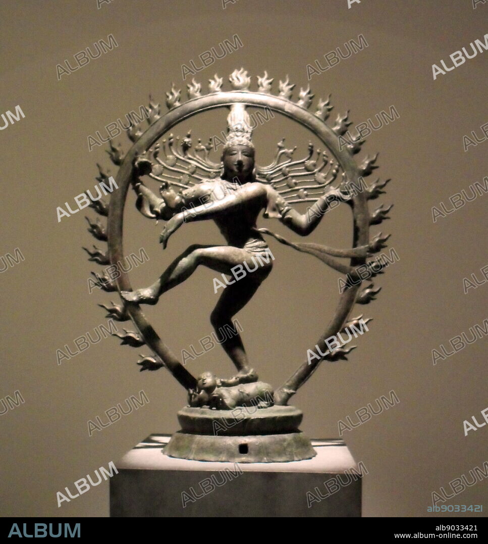Siva Natarâja, 'King of the dance' 11th century, Chola dynasty (850-1100 A.D)Technic/Material : bronze, sculpture from Tamil Nadu India.