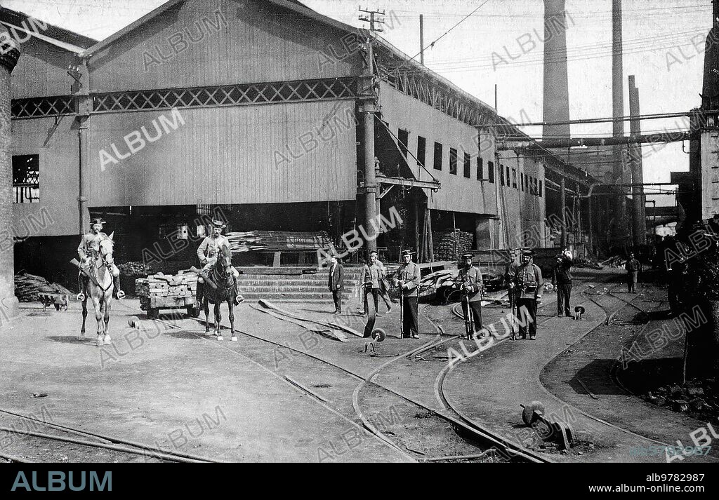 Bilbao. 09/09/1911. Huelga en los talleres de la fábrica de Altos Hornos que provocó que estos fuesen tomados por la Guardia Civil.