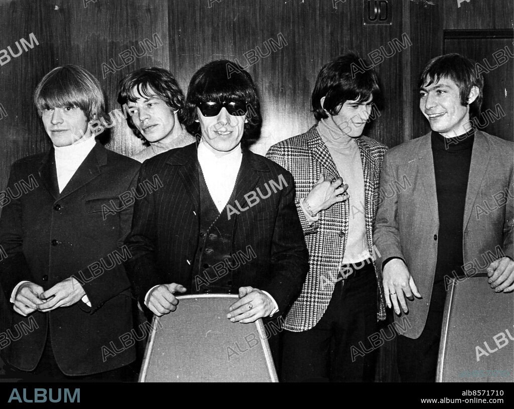 The Rolling Stones fr v Brian Jones Mick Jagger Bill Wyman Keith Richard och . Charlie Watts. The Rolling Stones orkester portr 1965. (c) Sydsvenskan / IBL Bildbyrå.