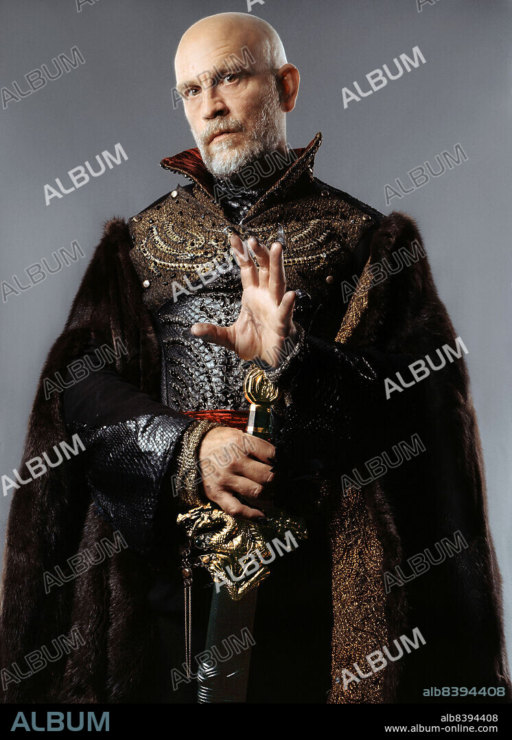 JOHN MALKOVICH in ERAGON, 2006, directed by STEFEN FANGMEIER. Copyright 20TH CENTURY FOX.