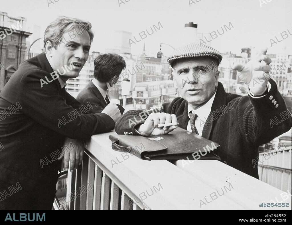 LUIGI COMENCINI and NINO MANFREDI in ITALIAN SECRET SERVICE, 1968, directed by LUIGI COMENCINI. Copyright RIZZOLI FILM.