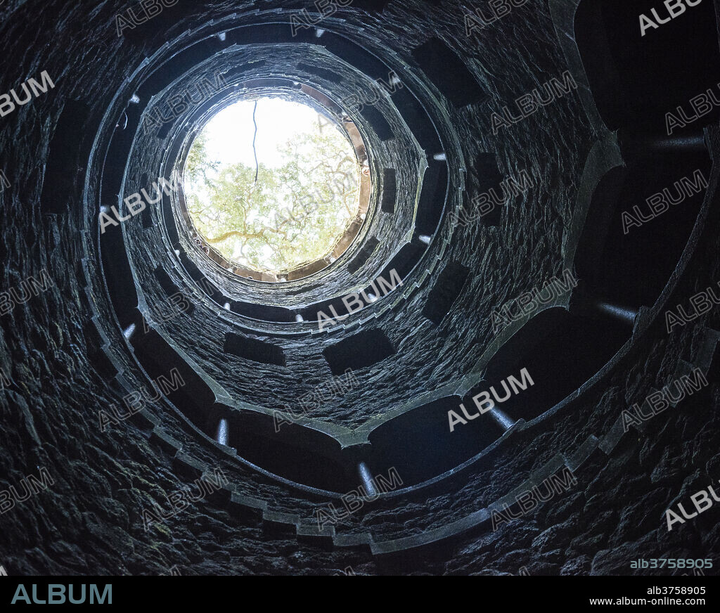 Poco Iniciatico, Quinta da Regaleira, UNESCO World Heritage Site, Sintra, Portugal, Europe.